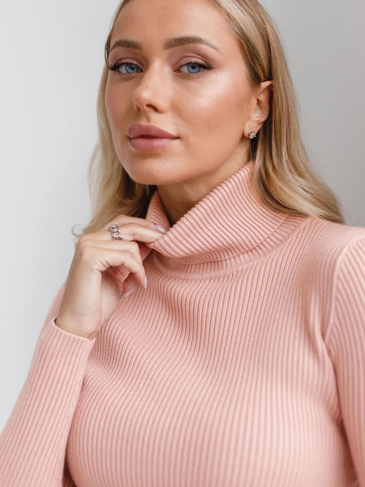 Annecy Ribbed Turtleneck Sweater