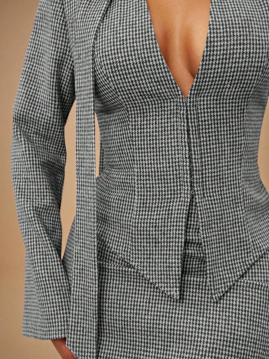 Arezzo Plaid V-Neck Set
