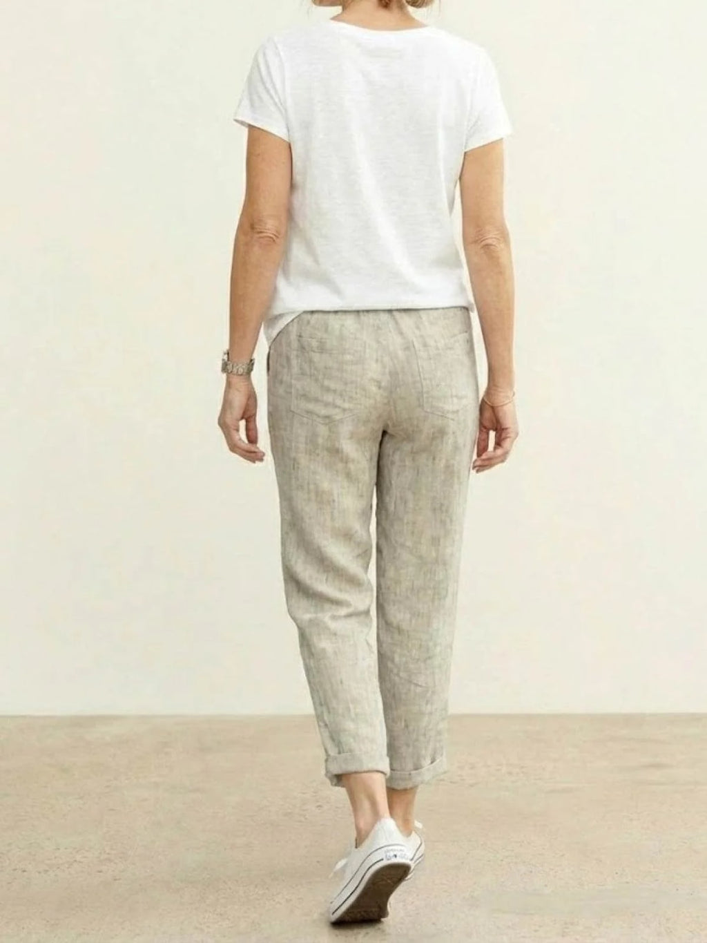 Women's straight-leg pants with drawstring and cuffed hem in a relaxed fit.