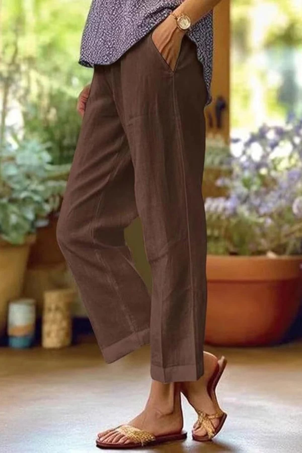 Light summer trousers with relaxed straight-leg fit