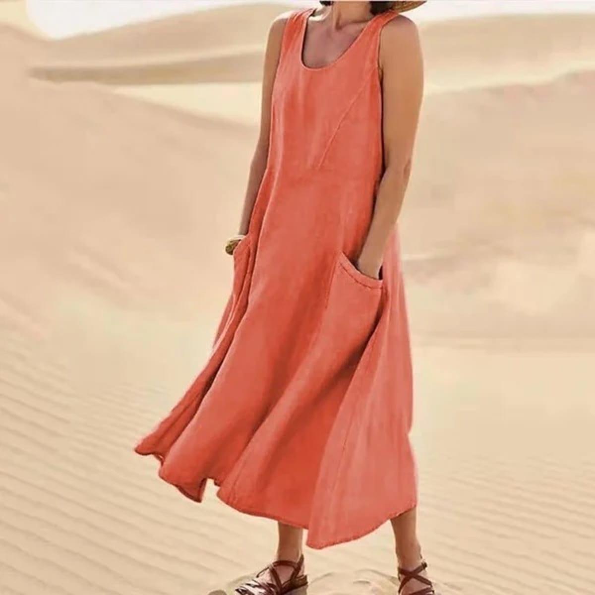 Mid-length dress with relaxed fit and flattering silhouette.