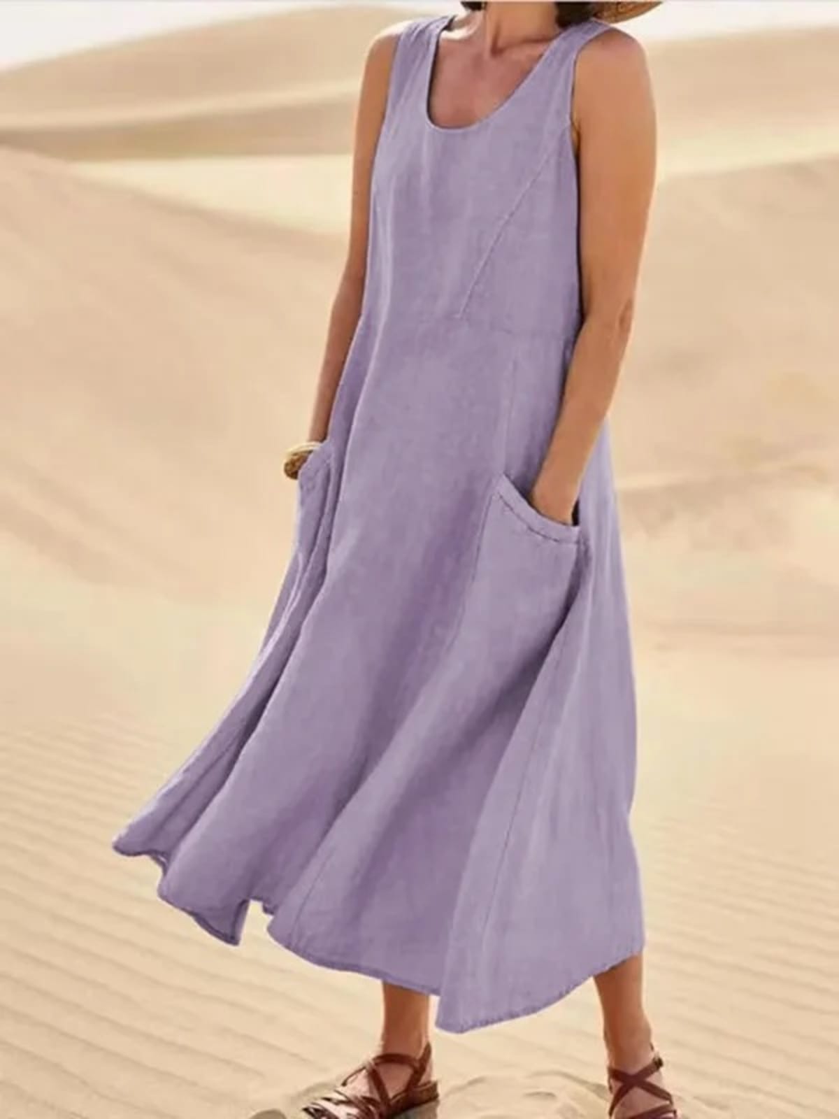 Mid-length dress with relaxed fit and flattering silhouette.