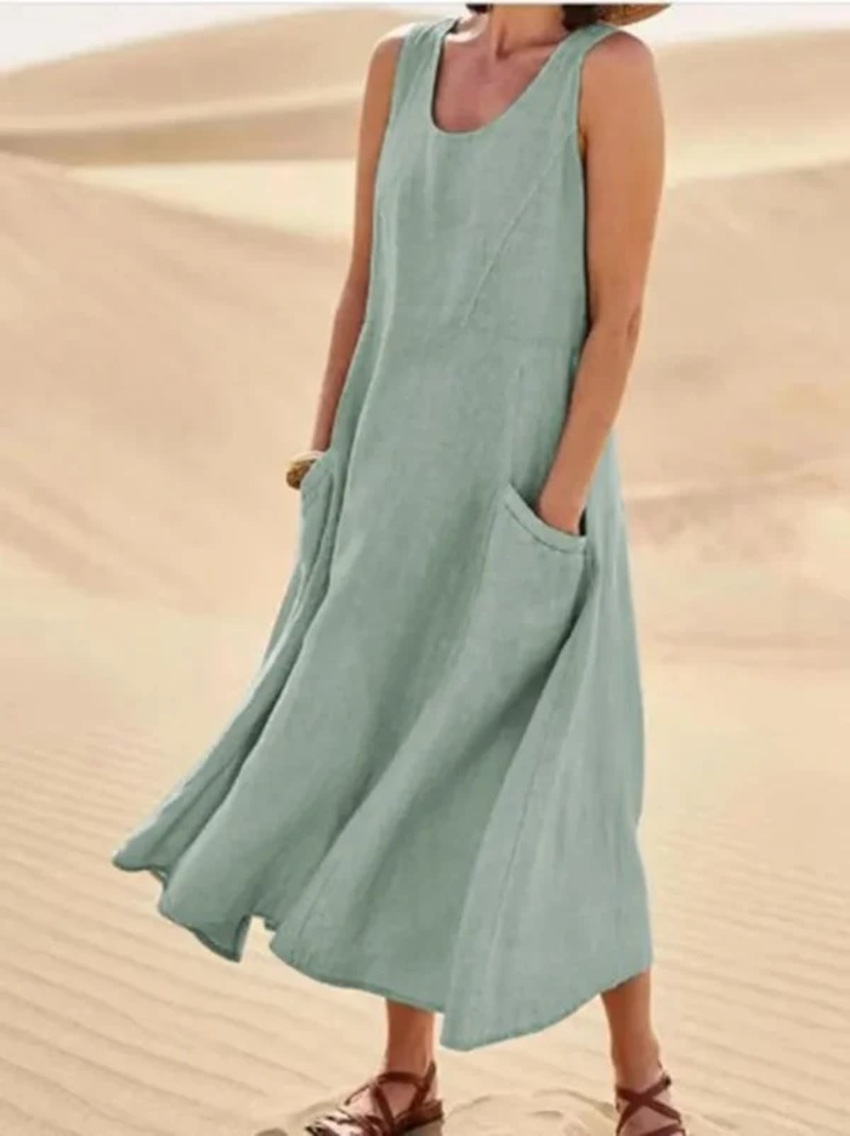 Mid-length dress with relaxed fit and flattering silhouette.