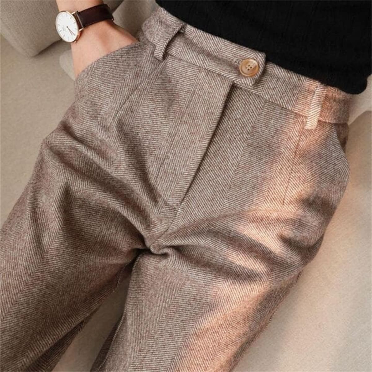 Tailored pants with a refined silhouette and high-waisted fit.