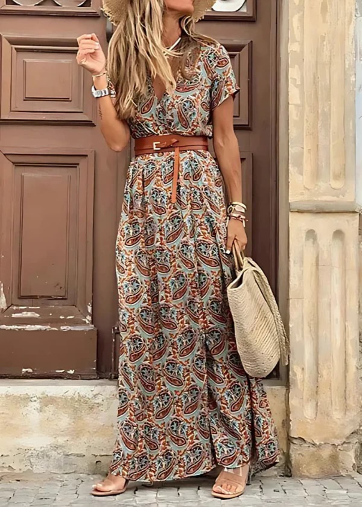 Airy boho maxi dress with matching belt and gathered waist.