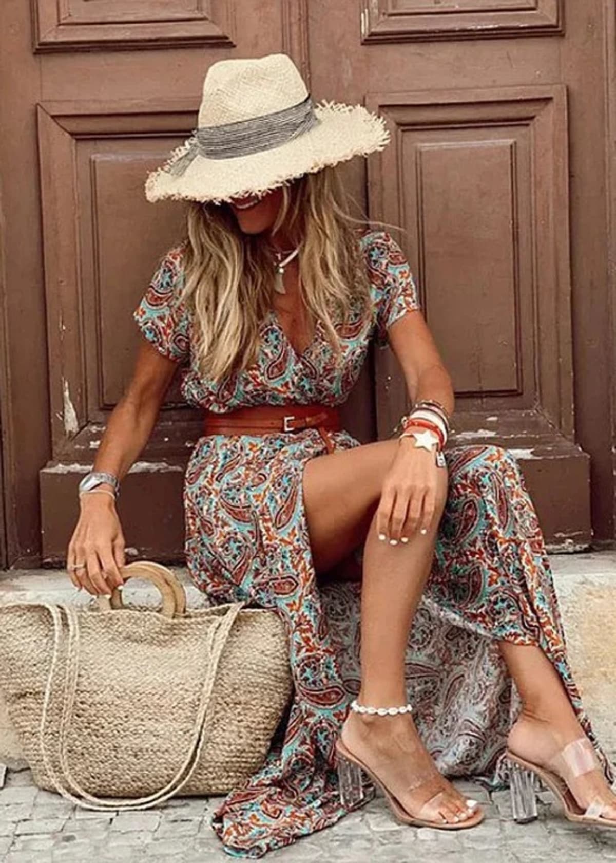 Airy boho maxi dress with matching belt and gathered waist.