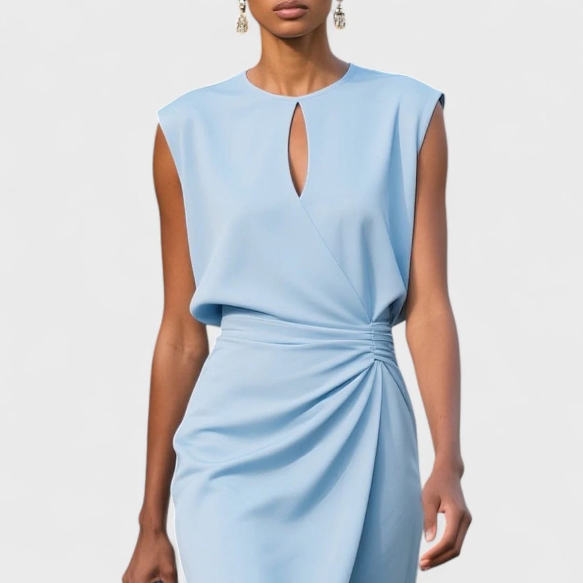 Elegant dress with refined details and classic silhouette.