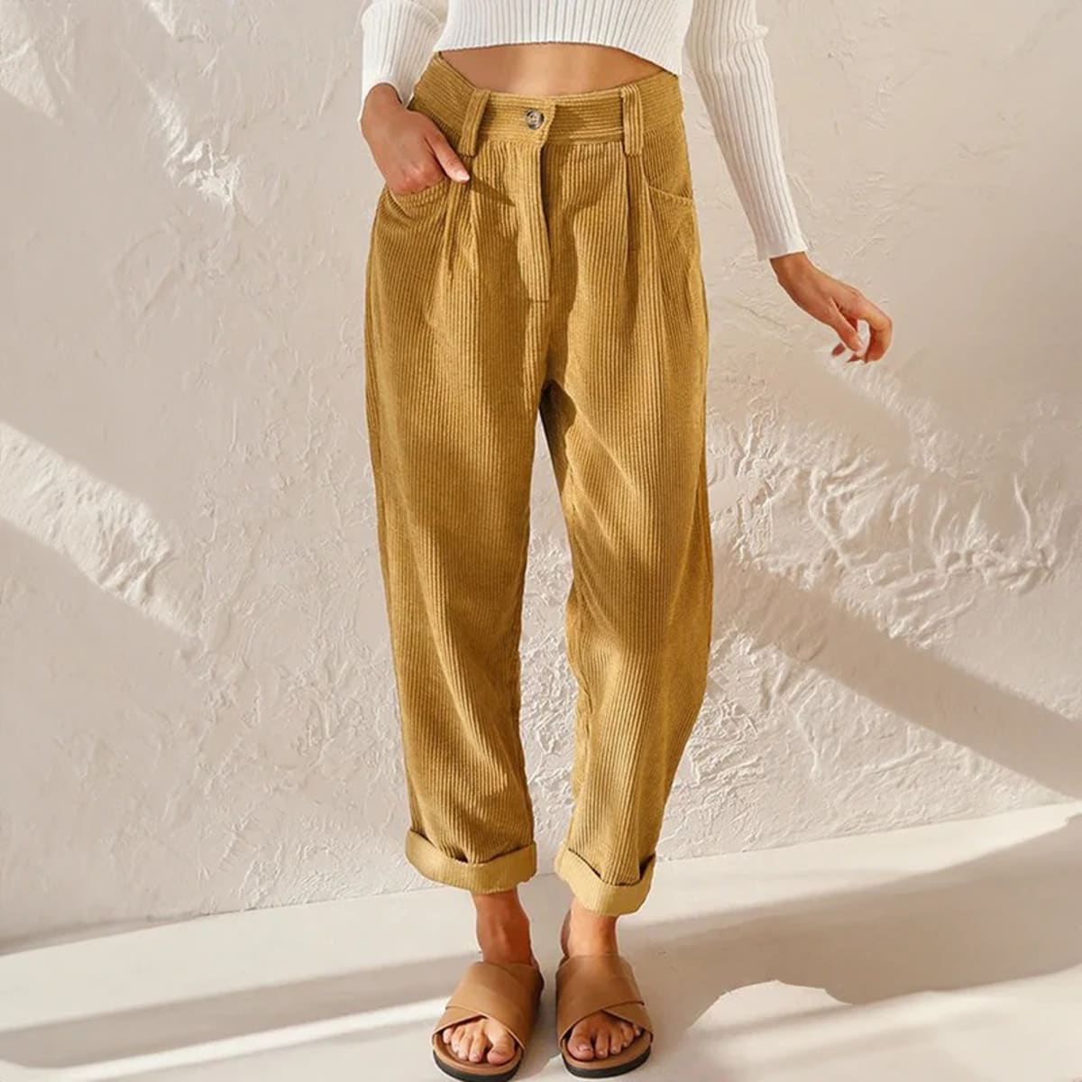 Corduroy pants with elastic waistband and relaxed fit