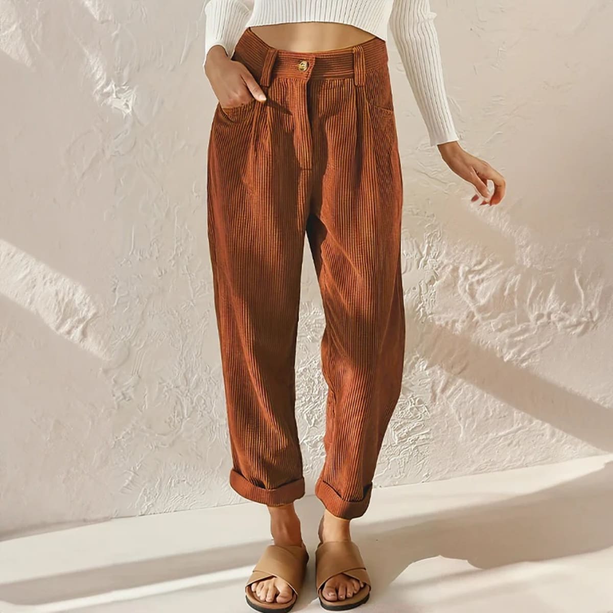 Corduroy pants with elastic waistband and relaxed fit