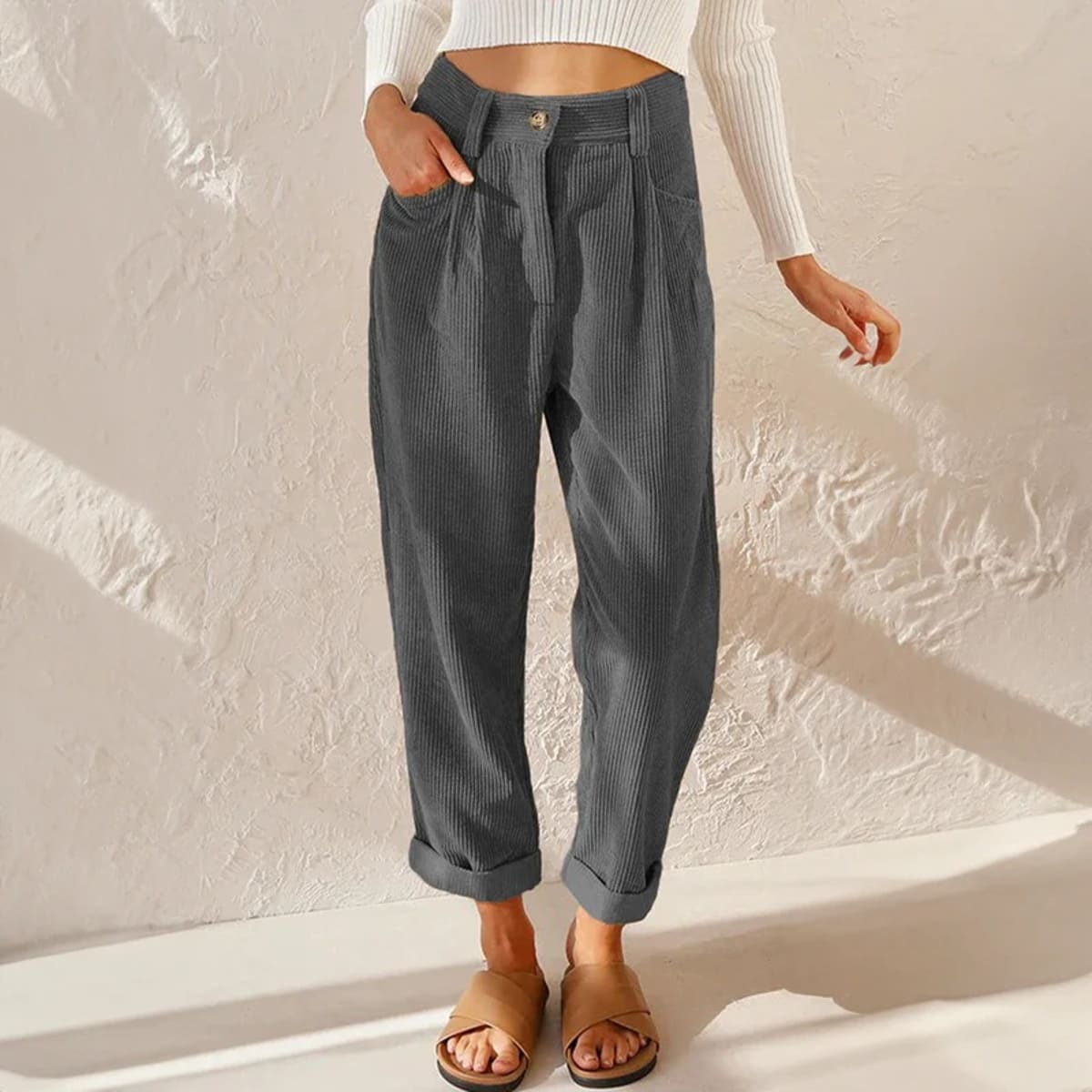 Corduroy pants with elastic waistband and relaxed fit