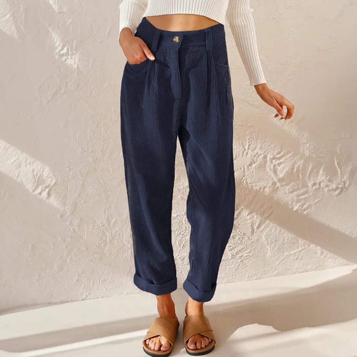 Corduroy pants with elastic waistband and relaxed fit