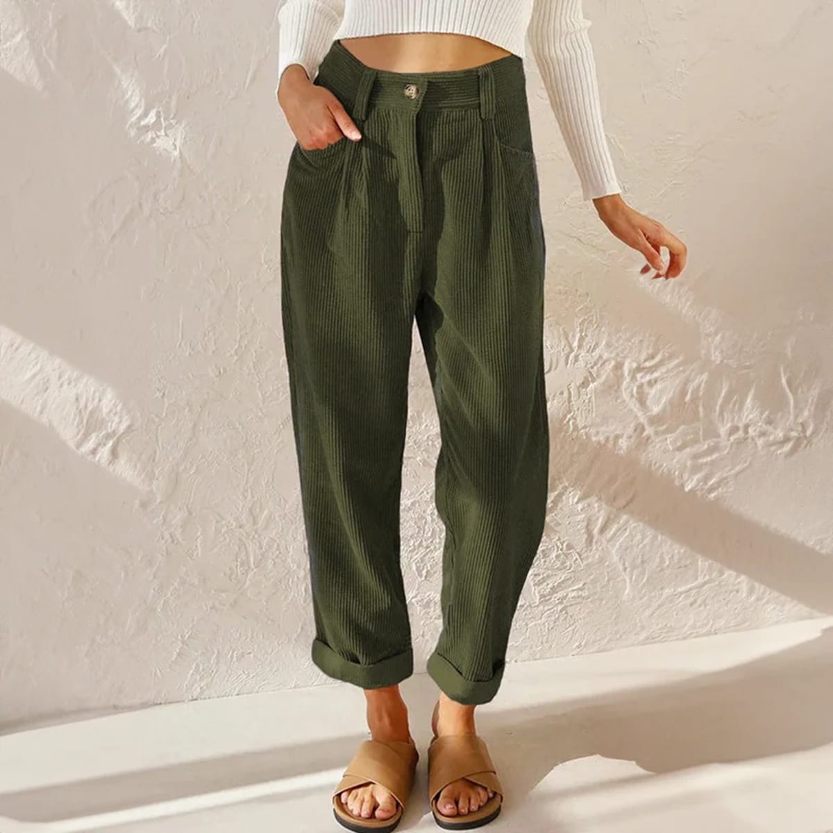 Corduroy pants with elastic waistband and relaxed fit