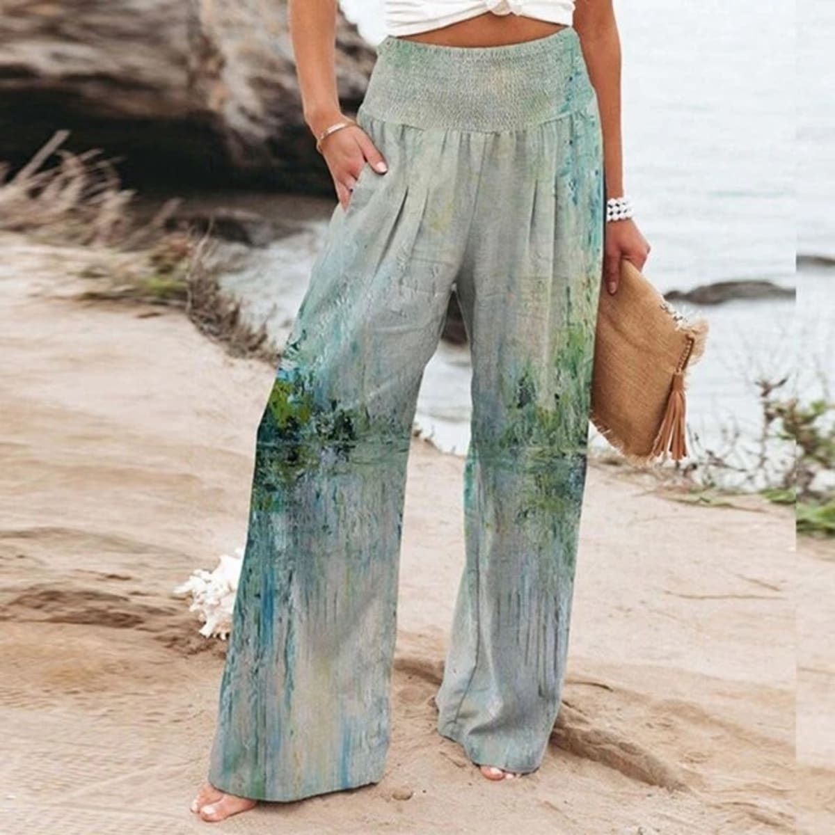 Floral wide-leg pants with elasticated waistband.
