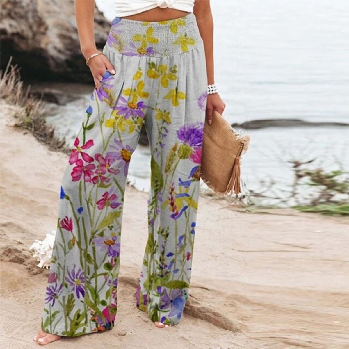 Floral wide-leg pants with elasticated waistband.