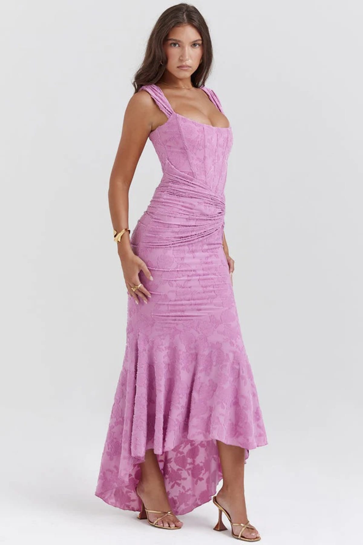 Lace ruched bodycon dress with sleeveless design for evening wear