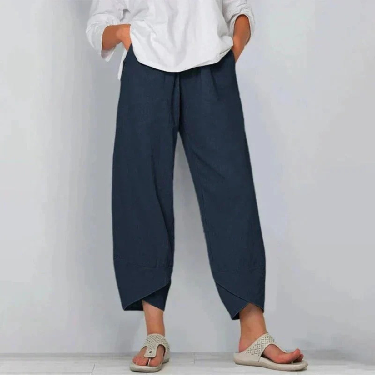 Breathable, softly tailored summer pants for women.