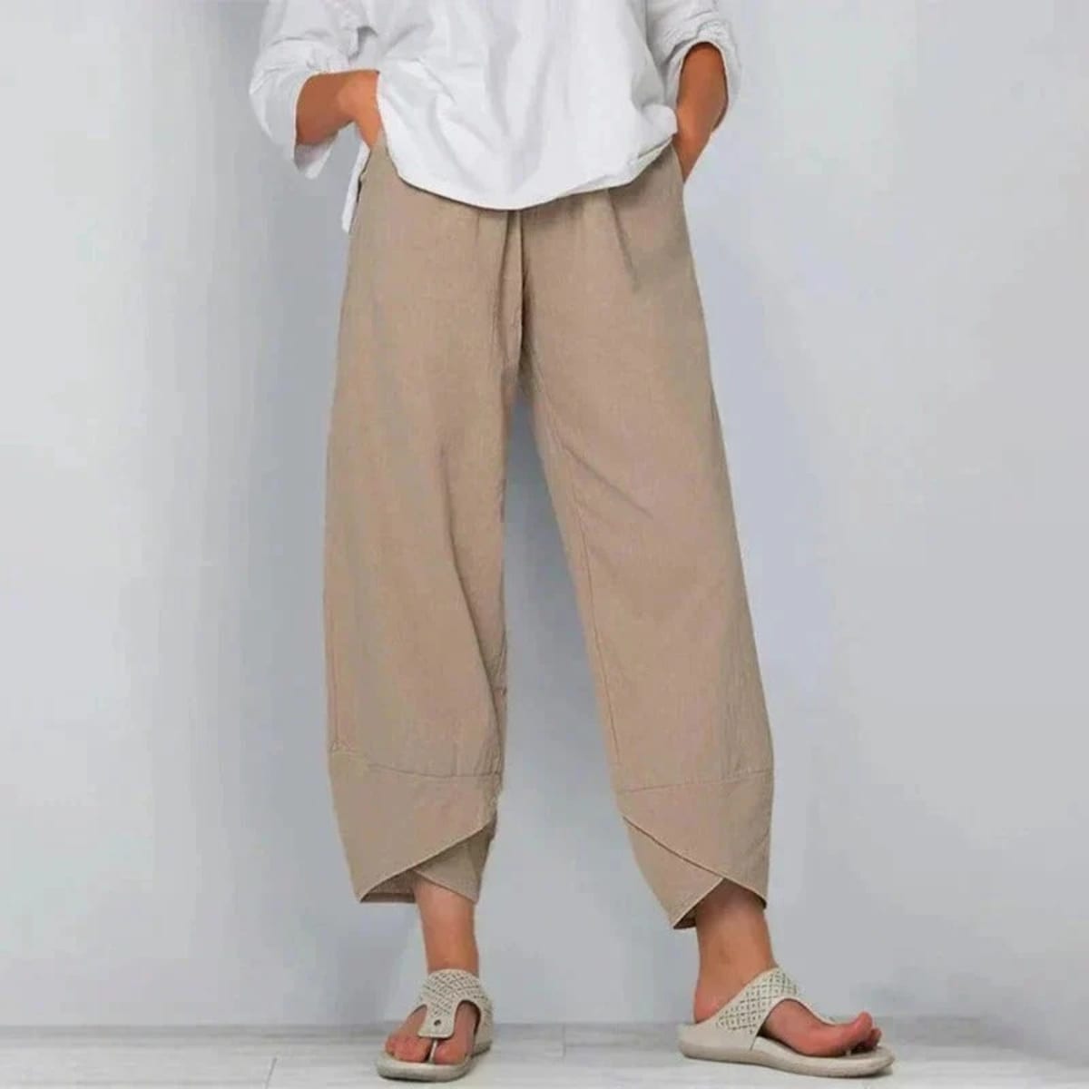 Breathable, softly tailored summer pants for women.