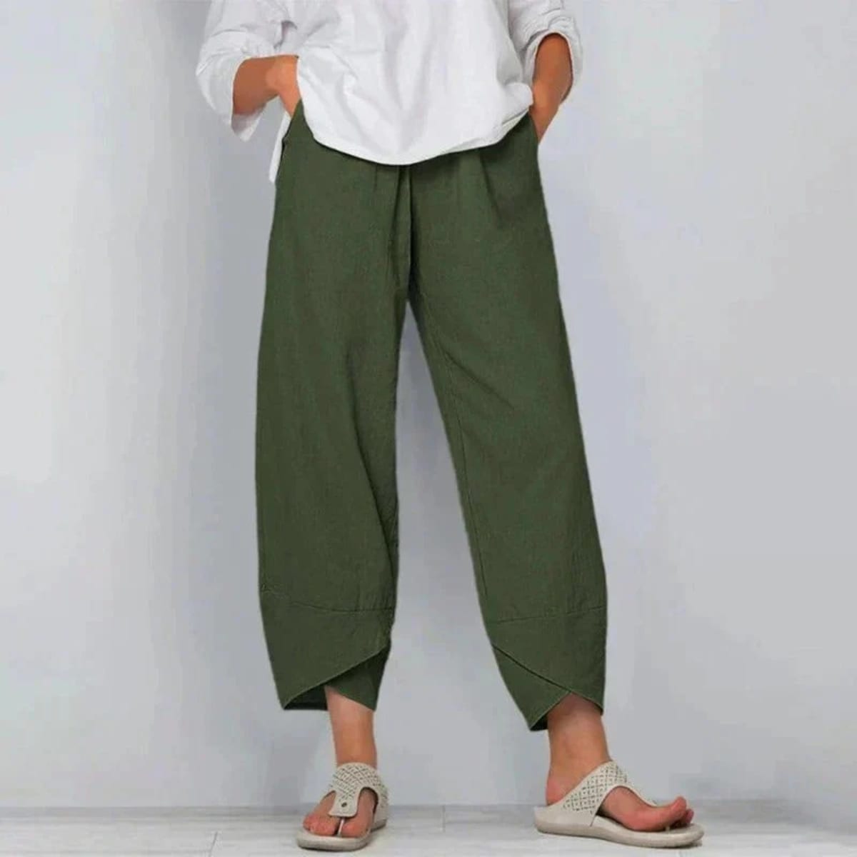 Breathable, softly tailored summer pants for women.