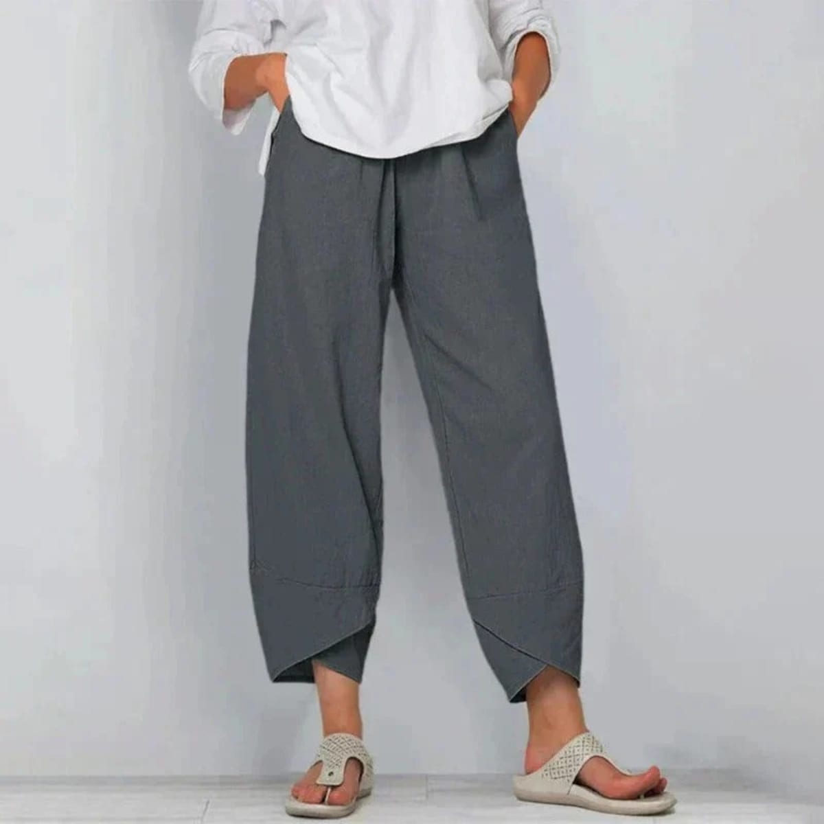 Breathable, softly tailored summer pants for women.