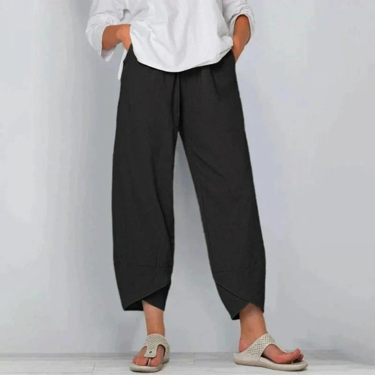 Breathable, softly tailored summer pants for women.